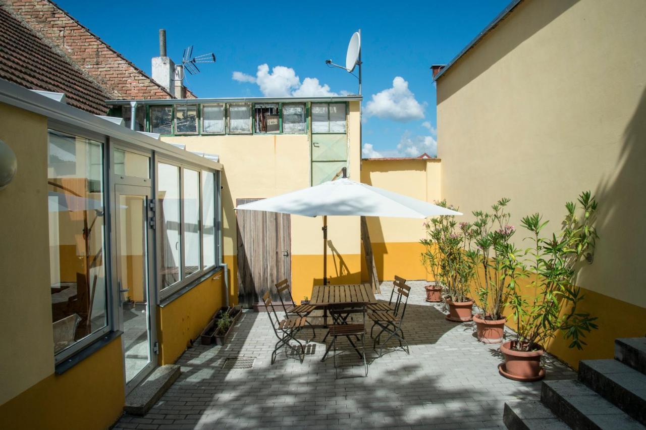 Ubytovani Domecek V Mikulove Apartman Kültér fotó
