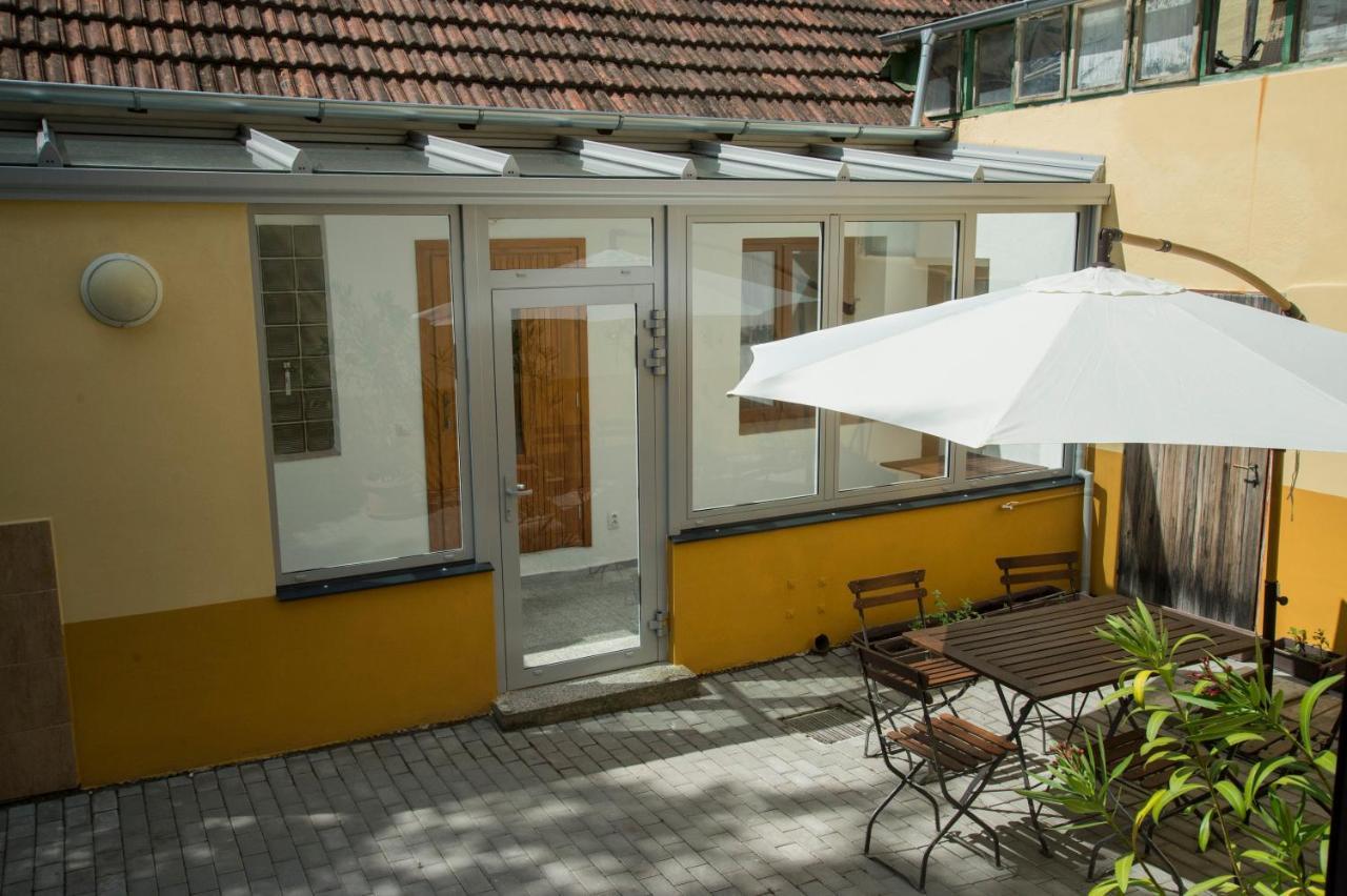 Ubytovani Domecek V Mikulove Apartman Kültér fotó