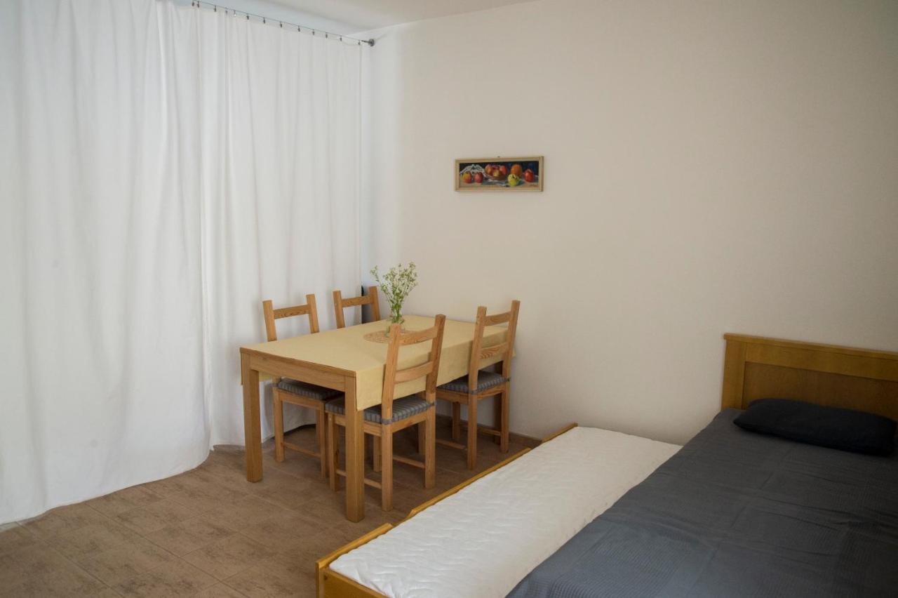 Ubytovani Domecek V Mikulove Apartman Kültér fotó